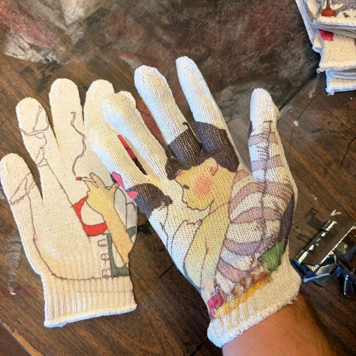 "anime" gloves