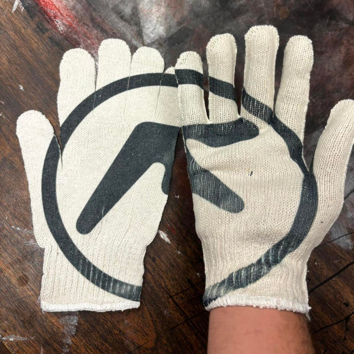 "aphex logo" gloves