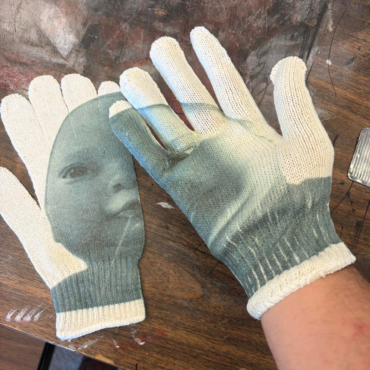 "baby spit" gloves